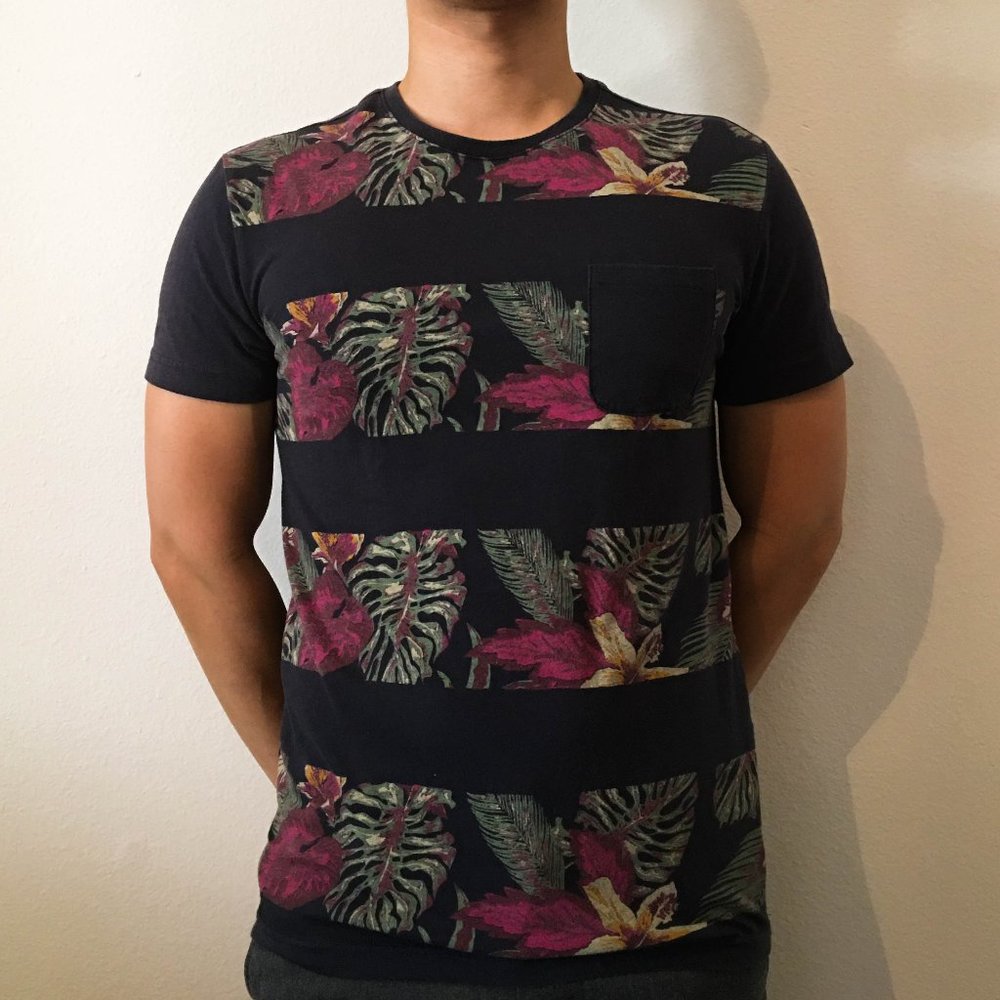 Original t-shirt, soft and in good condition.